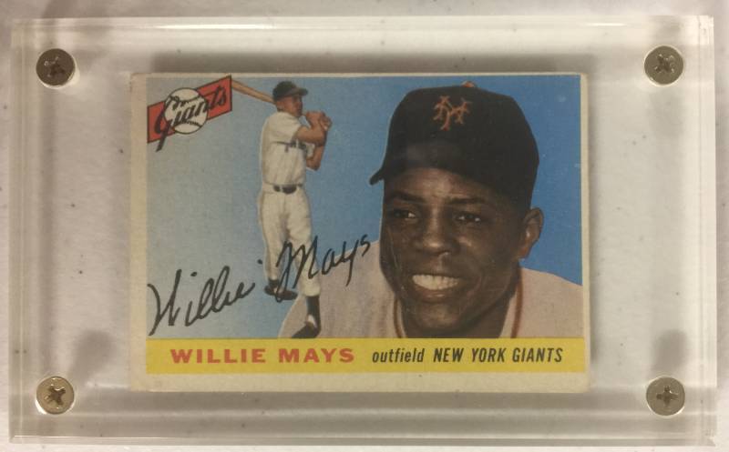 lot 1015 image: Beautiful 1955 Topps Willie Mays #194 New York Giants Excellent No Creases, No Writing, No Issues at All Book Value $600.00