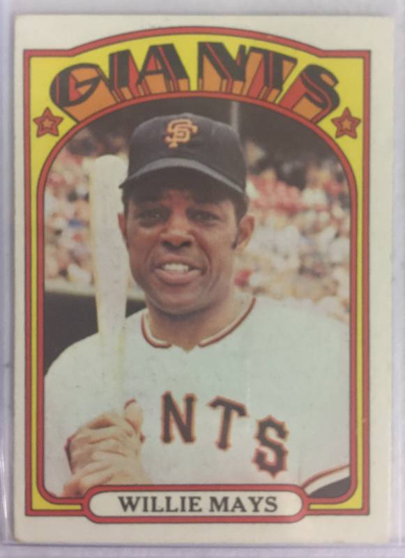 lot 1031 image: 1972 Topps Willie Mays San Francisco Giants #49 Baseball Card Book Value $40.00