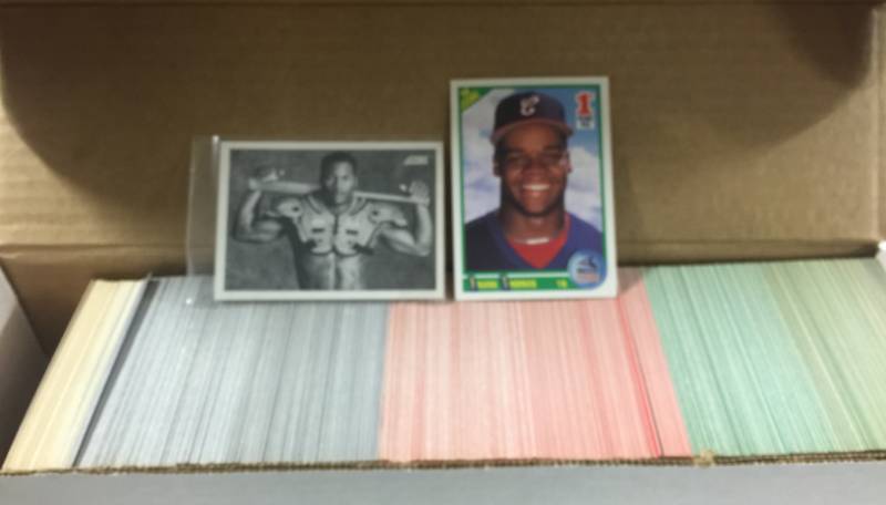 lot 1177 image: Complete 1990 Score Baseball Card Set With Bo Jackson Bat on Shoulders Card and Frank Thomas Rookie Card