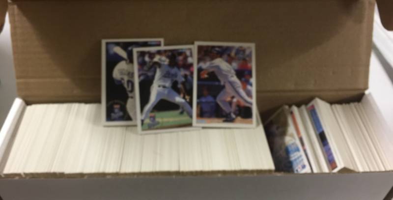 lot 1175 image: Complete Mint 1994 Fleer Baseball Card Set All 720 Cards