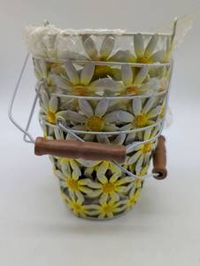 lot 9226 image: Daisy Pattern Buckets with Handle