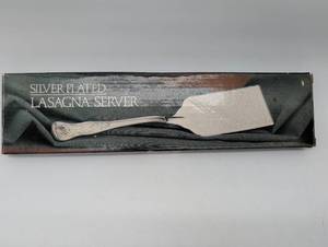 lot 9227 image: Silver Plated Lasagna Server with Decorative Pattern
