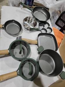 lot 1916 image: CAROTE 10PCS Pots and Pans Set, Nonstick Cookware