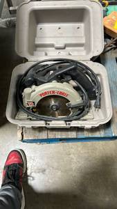 lot 11554 image: Porter Cable 15 Amp Circular Saw with Case