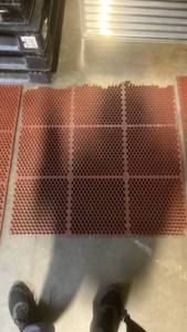 lot 50124 image: Commercial Anti-Fatigue Floor Mat 36x36