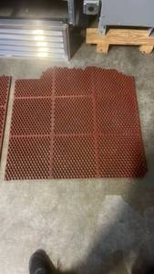 lot 50126 image: Commercial Kitchen Anti-Fatigue Floor Mat 36x36