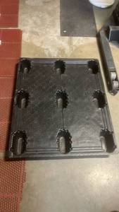 lot 50131 image: Black Plastic Pallet