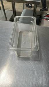lot 50428 image: Clear Food Storage Container no lid - 13 Size Pan