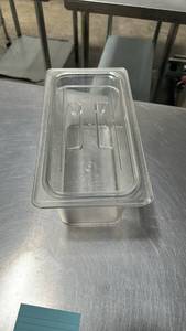 lot 50429 image: Clear Food Storage Container with Lid - 13 Size Pan