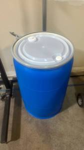 lot 71128 image: 55 Gallon Industrial Plastic Drum