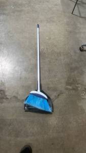 lot 71132 image: Broom w Dustpan
