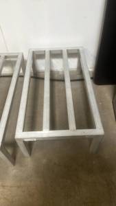 lot 71142 image: Aluminum Storage Dunnage Rack
