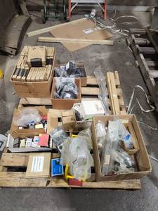 lot 11569 image: Industrial Automation Parts and Electronic Components Lot