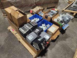 lot 11570 image: Mixed Electronics and Computer Parts Bulk Lot