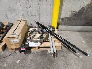 lot 11581 image: Industrial Machinery Lift System with Hydraulic Actuators and Steel Cable Assembly