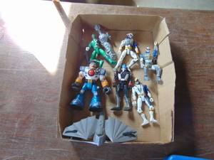 lot 3500 image: Power Ranger Figurines
