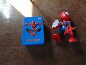lot 3501 image: Spiderman figure and Lunchbox