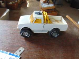 lot 3512 image: Napa Truck - Nylint