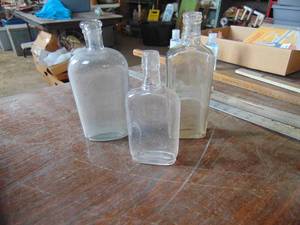 lot 3516 image: 3 Vintage Bottles