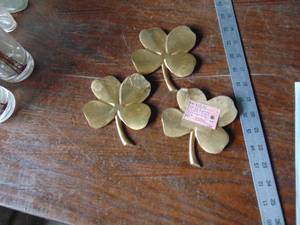lot 3519 image: 3 - 4 Leaf gold plated Clovers