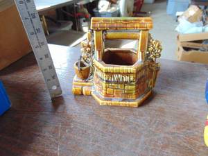 lot 3521 image: McCoy Wishing Well Planter