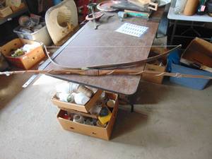 lot 3545 image: Pair of Recurve Bows - Unmarked