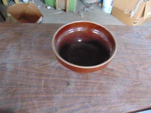 lot 3547 image: 9 Inch Crock Bowl