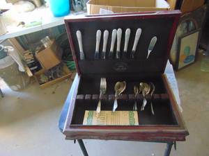 lot 3557 image: Gorham SilverPlate in box - unsure if complete