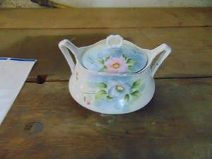lot 3565 image: Japan Hand Painted - Covered DishBowl