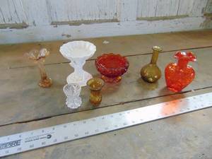 lot 3567 image: Selection of toothpick Holders and small bud vases