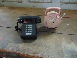 lot 3570 image: Vintage Phone and Retractable Phone Cord