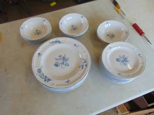 lot 3577 image: Brick Oven Stoneware Selection