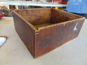lot 3605 image: Bakers Breakfast Cocoa Wooden Crate