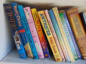 lot 3620 image: Contents of Shelf - Books - Price Guides
