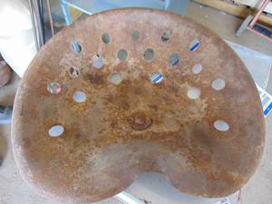 lot 3625 image: Implement Seat