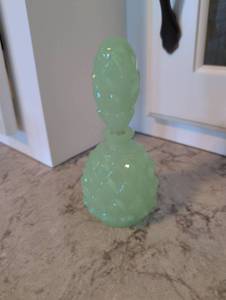 lot 825 image: Green Glass Perfume Bottle with Diamond Pattern