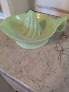 lot 833 image: Jadeite Glass Citrus Juicer