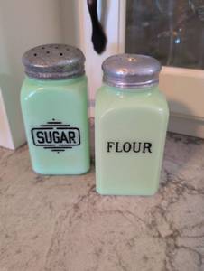 lot 834 image: Jadeite Sugar and Flour Shaker Set
