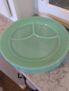 lot 838 image: Fire King Jade-ite Restaurant Divided Plates