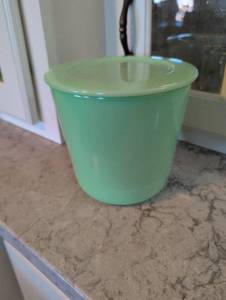 lot 842 image: Fire King Jadeite Medium Covered Canister