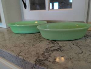 lot 843 image: Fire King Jadeite 5 inch Dessert Bowls
