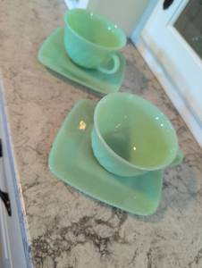 lot 850 image: Fire King Jadeite Cup and Saucer Set