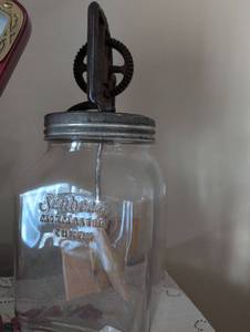 lot 860 image: Sunbeam Mixmaster Glass Jar with Gear Mechanism