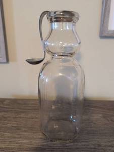 lot 872 image: Fairmonts Milk Bottle with Cream Top Spoon