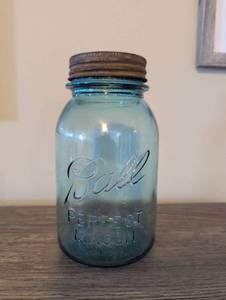 lot 873 image: Ball Perfect Mason Jar - Blue Glass