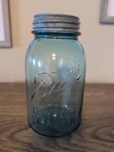 lot 878 image: Blue Ball Perfect Mason Jar