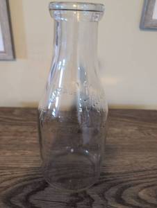 lot 880 image: Antique Glass Bottle Missouri Valley Creamery