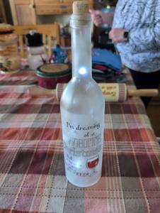 lot 902 image: White Christmas Wine Bottle Light