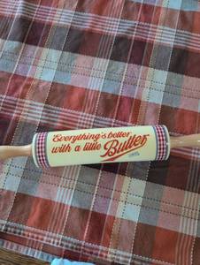 lot 905 image: Decorative Butter Rolling Pin