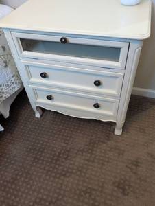 lot 914 image: White Wood nightstand Dresser with Black Knobs